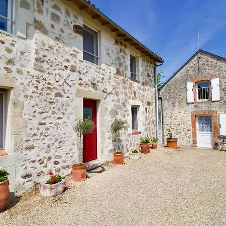 O Trois Oliviers Bed & Breakfast Louin Exterior photo