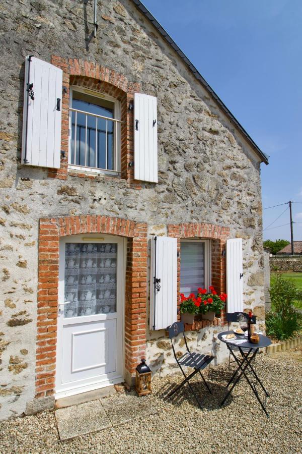 O Trois Oliviers Bed & Breakfast Louin Exterior photo