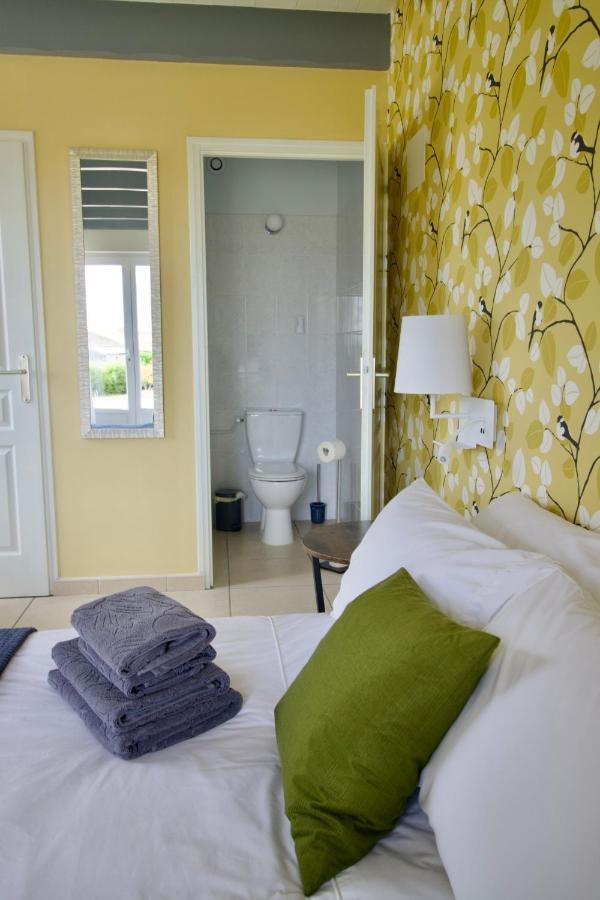 O Trois Oliviers Bed & Breakfast Louin Exterior photo
