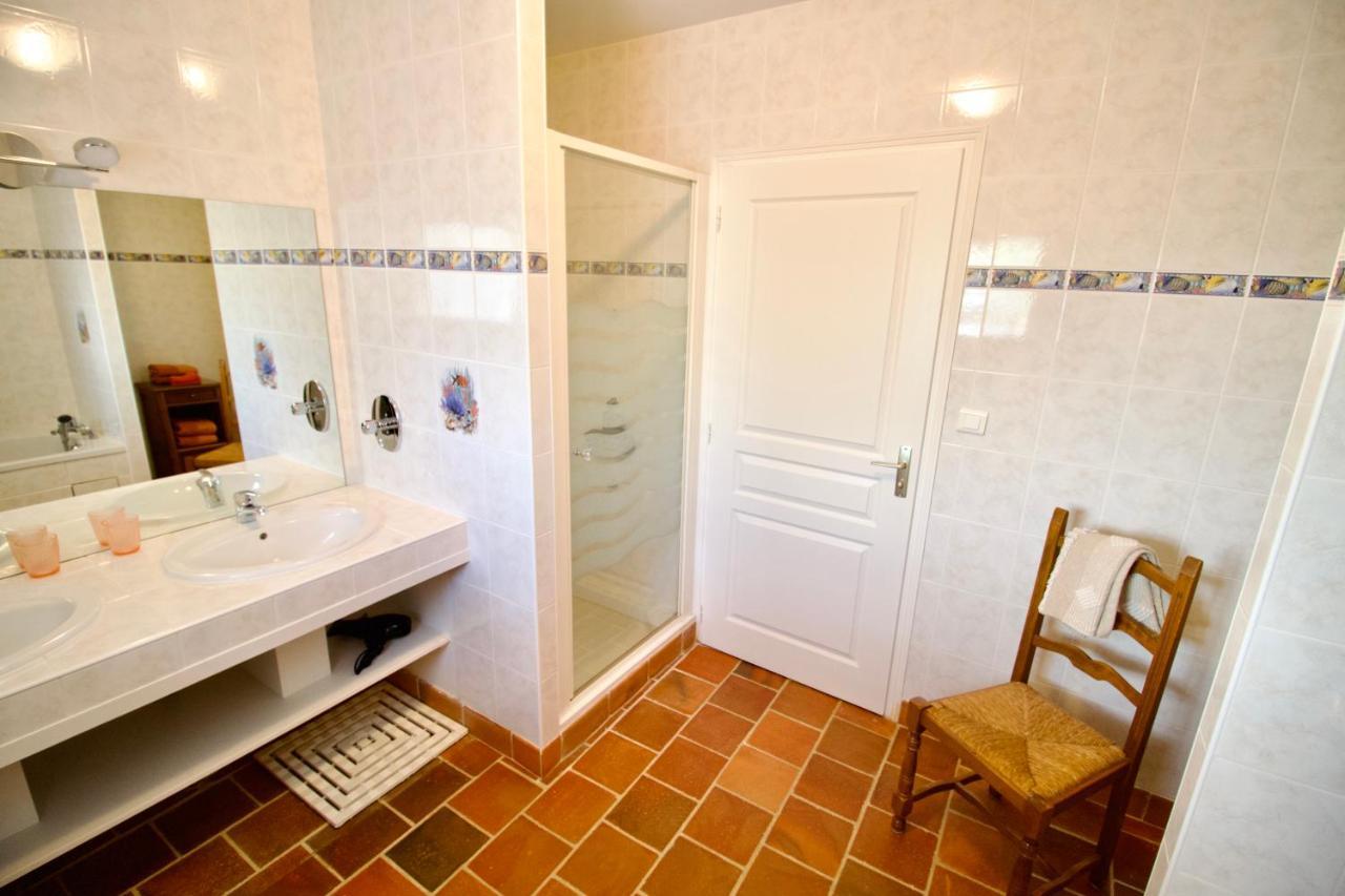 O Trois Oliviers Bed & Breakfast Louin Exterior photo