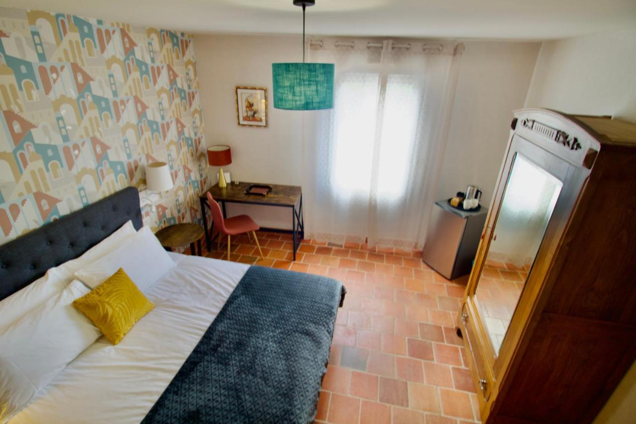 O Trois Oliviers Bed & Breakfast Louin Exterior photo